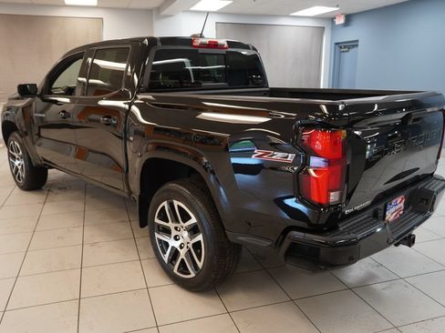 Used 2023 Chevrolet Colorado Z71 w/ Z71 Convenience Package 2 AWD/4WD image 12