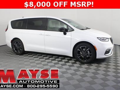 New 2026 Chrysler Pacifica Select