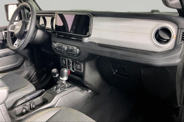Used 2026 Jeep Wrangler Unlimited Sahara AWD/4WD image 23