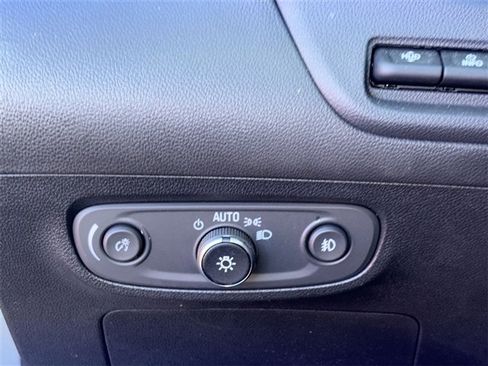 Certified 2021 Buick Encore GX Essence w/ Advanced Technology Package image 18