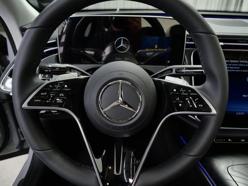 New 2026 Mercedes-Benz E 450 4MATIC Sedan image 12