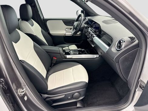 Certified 2022 Mercedes-Benz GLB 250 4MATIC image 19