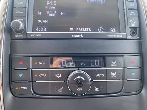Used 2013 Jeep Grand Cherokee Laredo AWD/4WD image 28