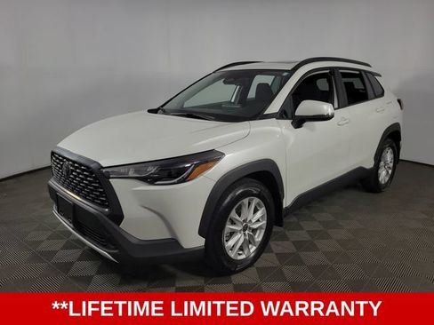 Used 2023 Toyota Corolla Cross LE w/ Moonroof Package AWD/4WD image 3