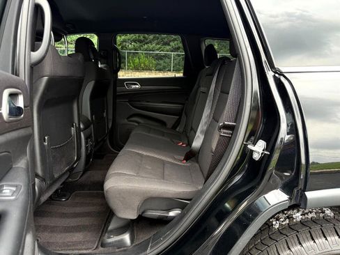 Used 2018 Jeep Grand Cherokee Laredo image 13