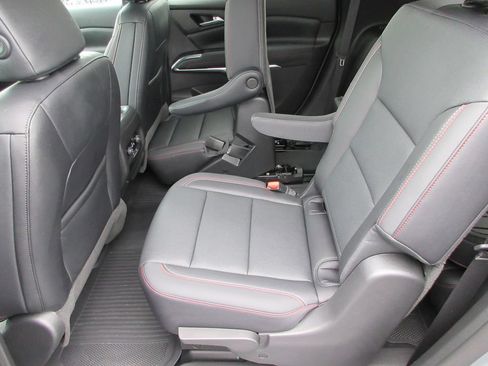 Certified 2025 Chevrolet Traverse Z71 w/ LPO, Floor Liner Package AWD/4WD image 15