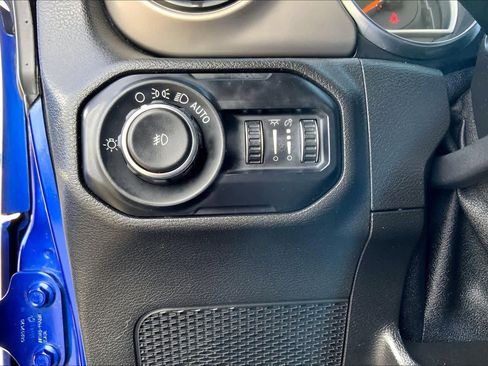 Used 2019 Jeep Wrangler Unlimited Sport S image 33