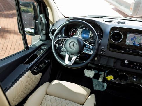 Used 2022 Mercedes-Benz Sprinter 3500 image 30