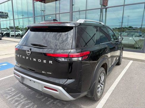 Used 2022 Nissan Pathfinder SL AWD/4WD image 5
