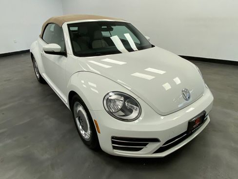 Used 2018 Volkswagen Beetle 2.0T Coast FWD image 17