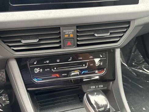 New 2026 Volkswagen Jetta SE FWD image 25