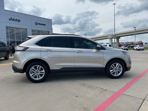 Used 2018 Ford Edge SEL FWD image 16