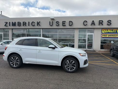 Used 2023 Audi Q5 2.0T Premium w/ Convenience Package AWD/4WD image 2