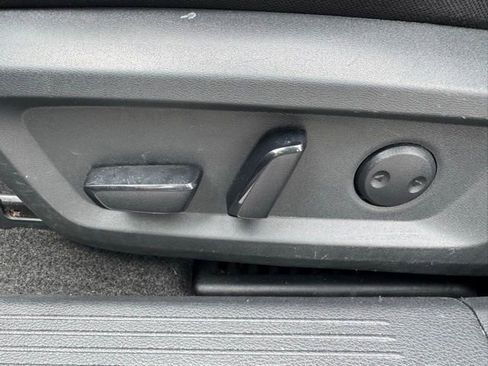Used 2023 Nissan Rogue SV FWD image 18