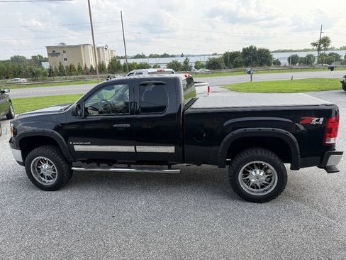 Used 2009 GMC Sierra 2500 SLE w/ Convenience Package AWD/4WD image 8
