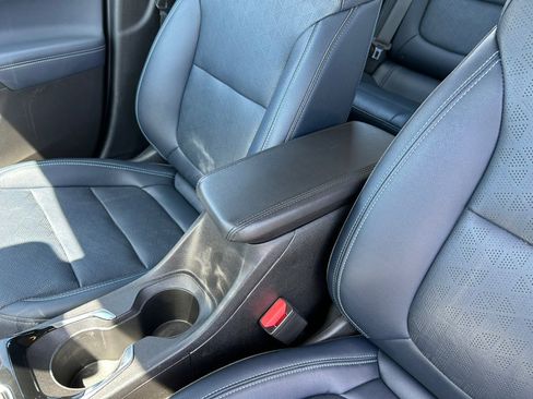 Used 2023 Chevrolet Bolt EUV Premier FWD image 19