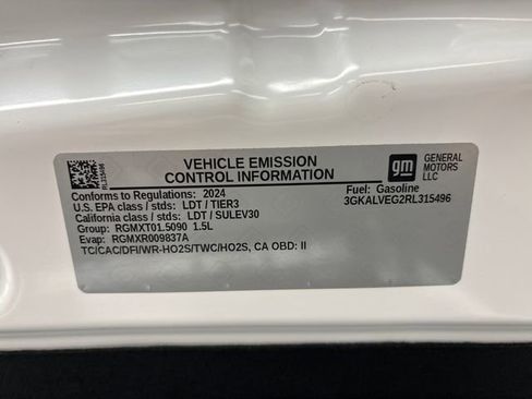 Used 2024 GMC Terrain SLT image 16