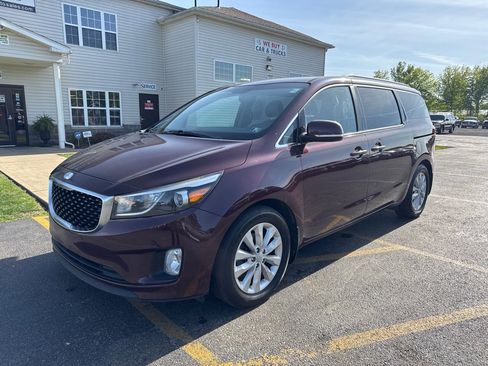 Used 2017 Kia Sedona EX FWD image 2