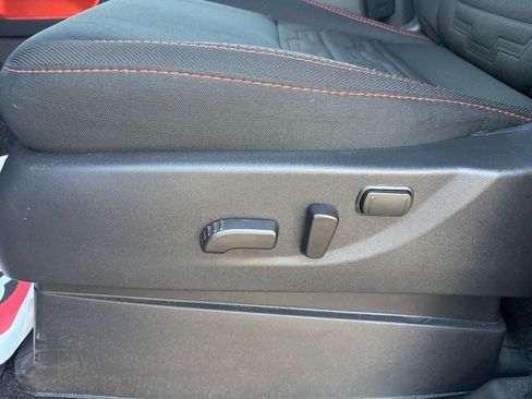 Used 2025 Nissan Frontier PRO-4X w/ Pro Convenience Package AWD/4WD image 13