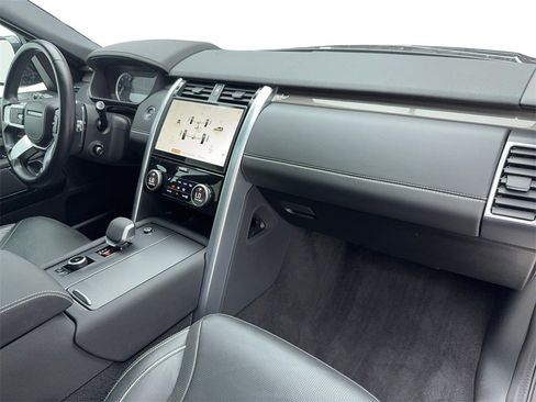 Used 2023 Land Rover Discovery Metropolitan Edition image 49