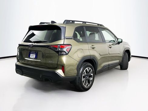 Used 2025 Subaru Forester Premium w/ Convenience Package #2 AWD/4WD image 7