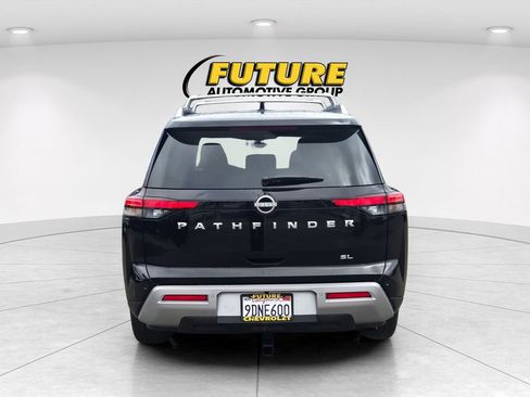 Used 2023 Nissan Pathfinder SL w/ Lighting Package (N92) FWD image 5