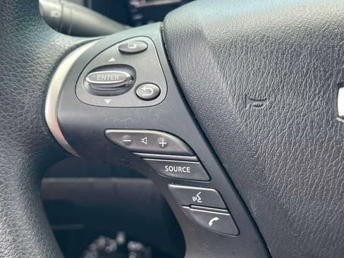 Used 2020 Nissan Pathfinder S AWD/4WD image 23