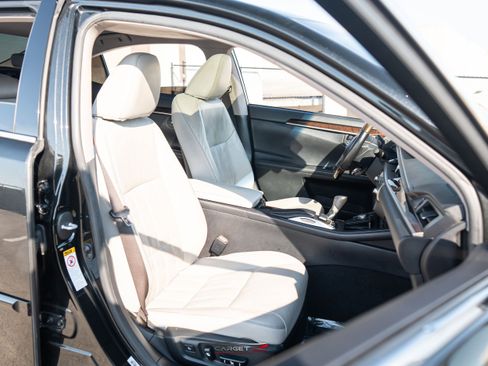 Used 2017 Lexus ES 350 w/ Luxury Package FWD image 17