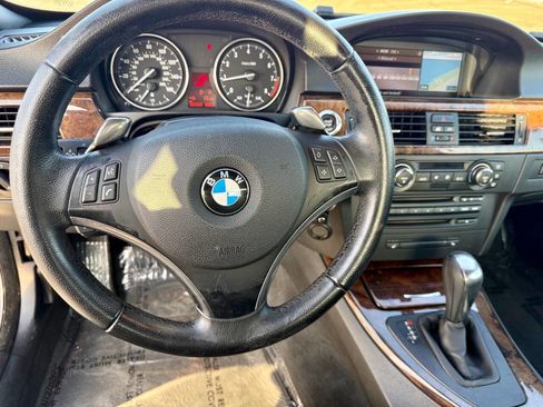 Used 2008 BMW 335i Convertible w/ Premium Pkg image 10