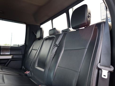 Used 2018 Ford F250 Lariat w/ Lariat Value Package AWD/4WD image 16