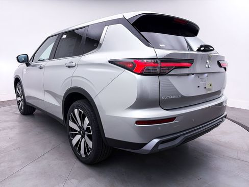 New 2026 Mitsubishi Outlander SE FWD image 4