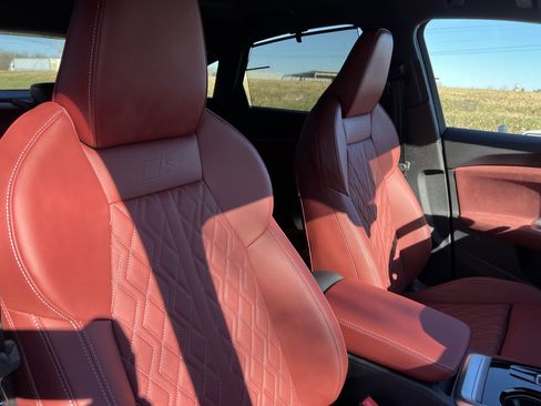 Certified 2025 Audi SQ5 Prestige image 35