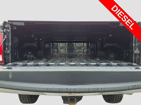 Used 2018 RAM 2500 Tradesman w/ Chrome Appearance Group image 14