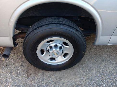 Used 2020 Chevrolet Express 3500 w/ Driver Convenience Package image 42