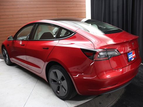 Used 2023 Tesla Model 3 Standard Range image 5