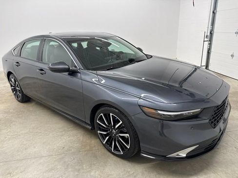 Certified 2023 Honda Accord Touring image 3