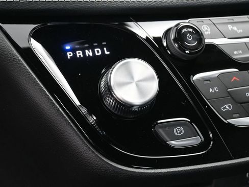 New 2027 Chrysler Pacifica Select FWD image 18