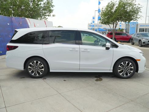 New 2026 Honda Odyssey Elite image 4