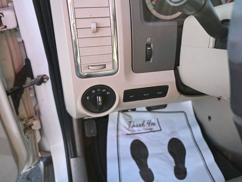 Used 2010 Ford Escape 2WD Hybrid image 17