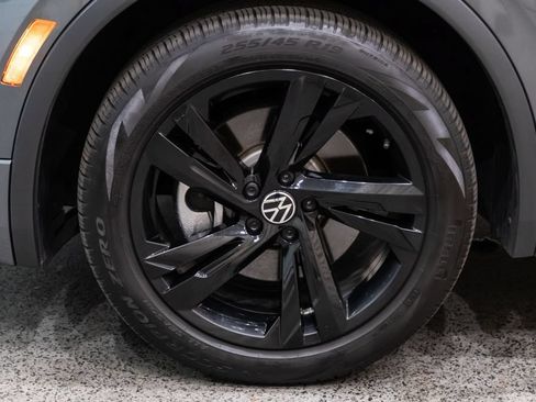 Certified 2024 Volkswagen Tiguan SE R-Line AWD/4WD image 7
