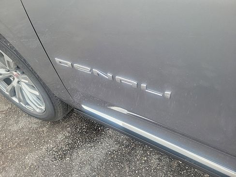 Used 2021 GMC Yukon Denali w/ Denali Ultimate Package image 10