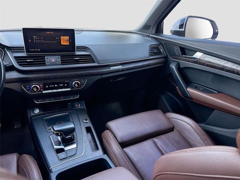 Used 2018 Audi Q5 2.0T Premium Plus w/ Premium Plus Package image 29