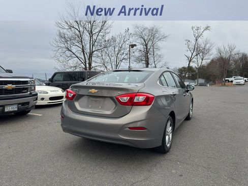 Used 2017 Chevrolet Cruze LT w/ Convenience Package image 3