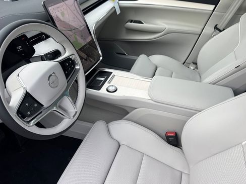 New 2025 Volvo EX90 Ultra image 9