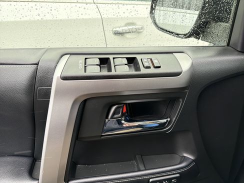 Used 2022 Toyota 4Runner Limited image 15