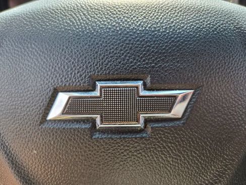 Used 2025 Chevrolet Trax RS w/ Sunroof Package FWD image 33