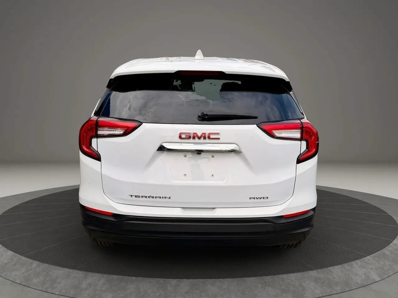 Used 2022 GMC Terrain SLE AWD/4WD image 5