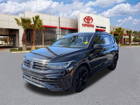 Used 2024 Volkswagen Tiguan SE R-Line image 8