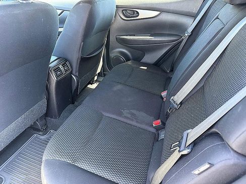 Used 2021 Nissan Rogue Sport S image 7