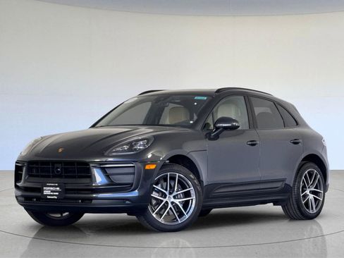 Certified 2025 Porsche Macan image 1